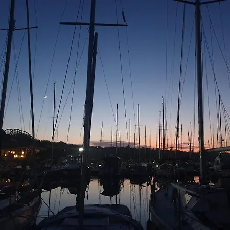 Pe Yacht *