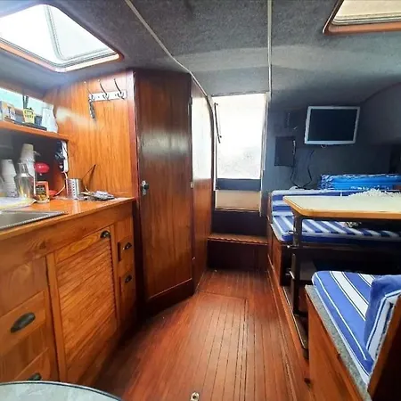 Pe Yacht